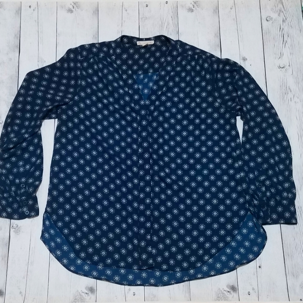db Established 1962 Large womens Blouse